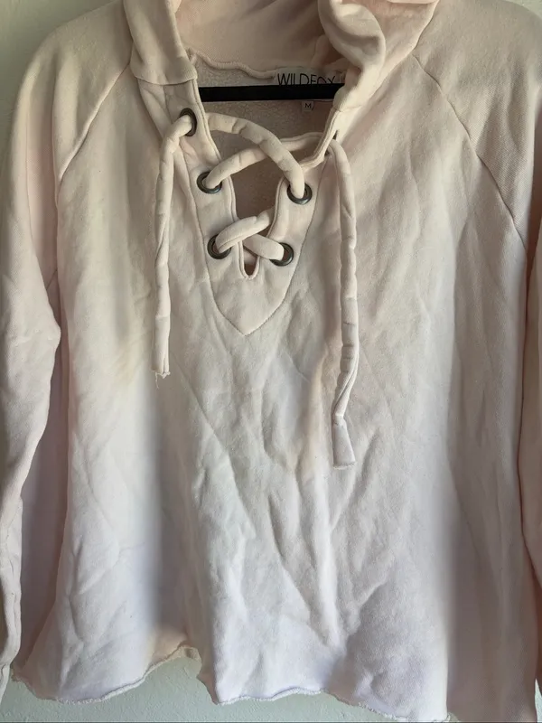 Wildfox Hutton Sweatshirt Hoodie in Seahell Pink size medium relaxed cozy - Image 4