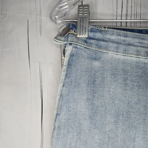 POL Light Wash Raw Hem High-Rise Boho Flared Women Jeans Size M - Image 5
