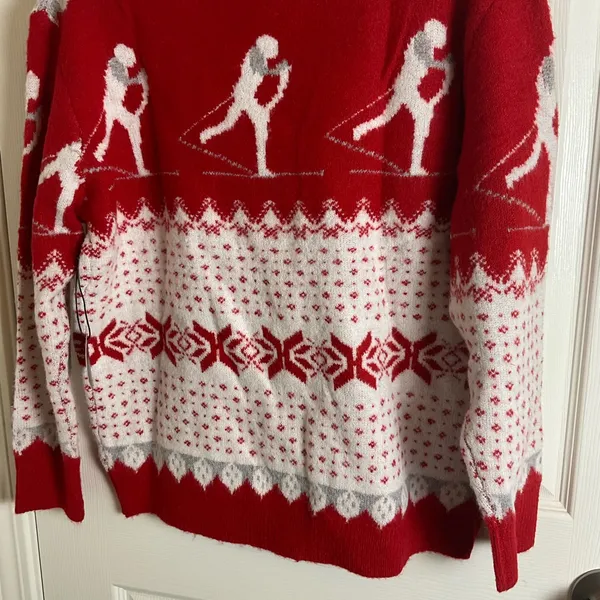 COCOBLEU WOMAN’S SKI SNOWFLAKE CHRISTMAS COZY SWEATER Size medium - Image 9