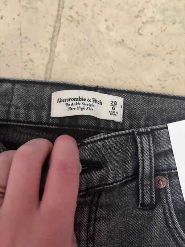 Abercrombie Gray Jeans - Image 5