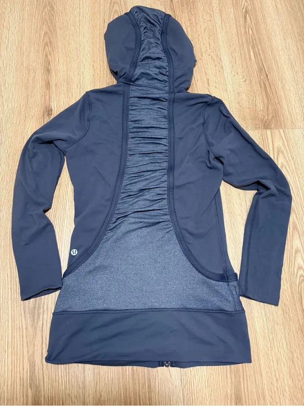 Lululemon Women's Size 4 Gray Ruched Full Zip Hoodie Jacket Heathered Panels - Image 2
