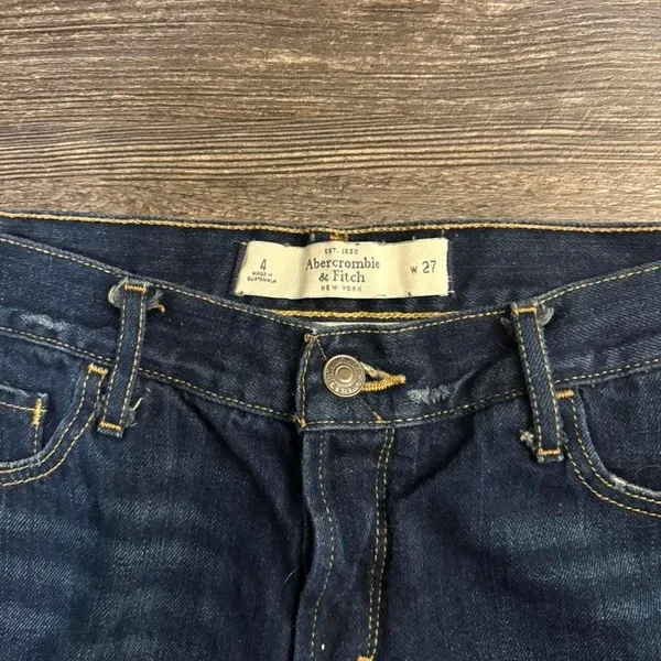 Abercrombie & Fitch Distressed Denim Shorts Women's Size‎ 4 - Image 2