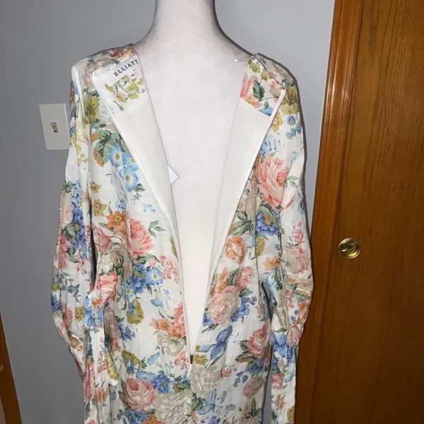 Elliatt Europium Dress‎ White Multi Floral Linen V-Neck Tie Back M $238 MSRP - Image 6