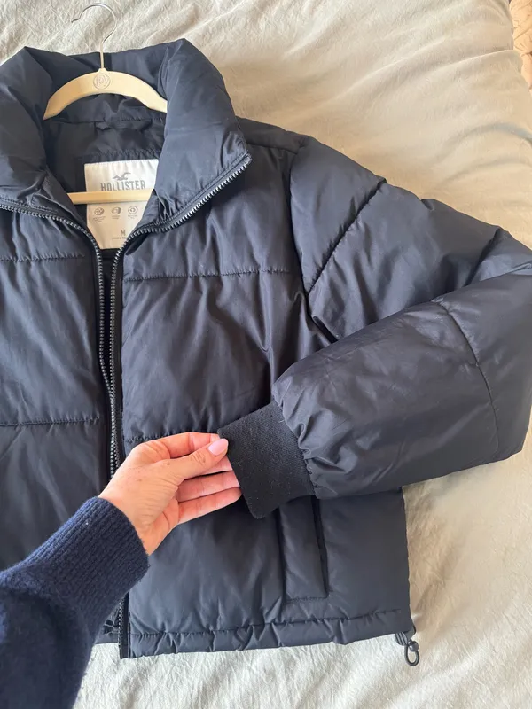 Hollister Black Cropped Puffer Jacket - Image 5