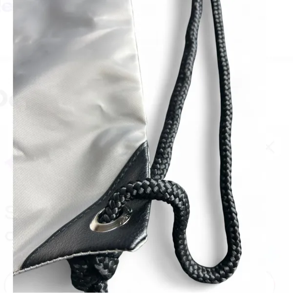 Hunter Boots Gray Drawstring Duster Bag. - Image 3