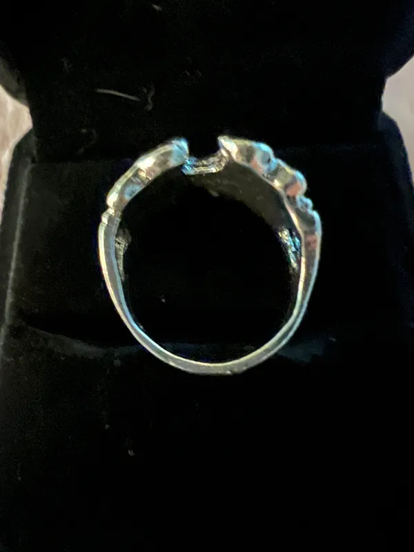 Women’s Stainless Steel Silver Unique Design Ring Size 7 - Image 5