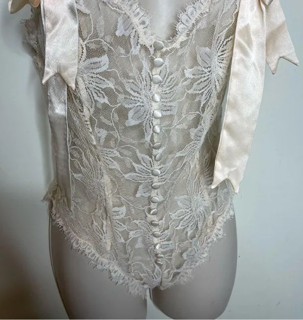 Victorias Secret Gold Label Vintage Cream Lace Bow straps Bodysuit sz S - Image 4