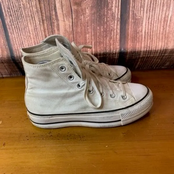 Converse‎ Chuck Taylor All Star Women's High Top Sneakers 8 - Image 4