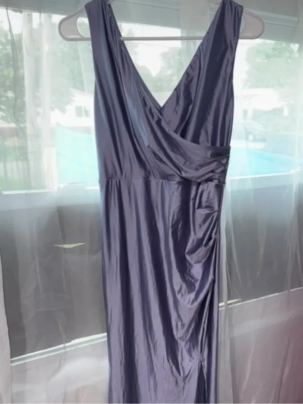 Elegant Lilac Satin style fabric V-Neck Evening Gown - Image 4