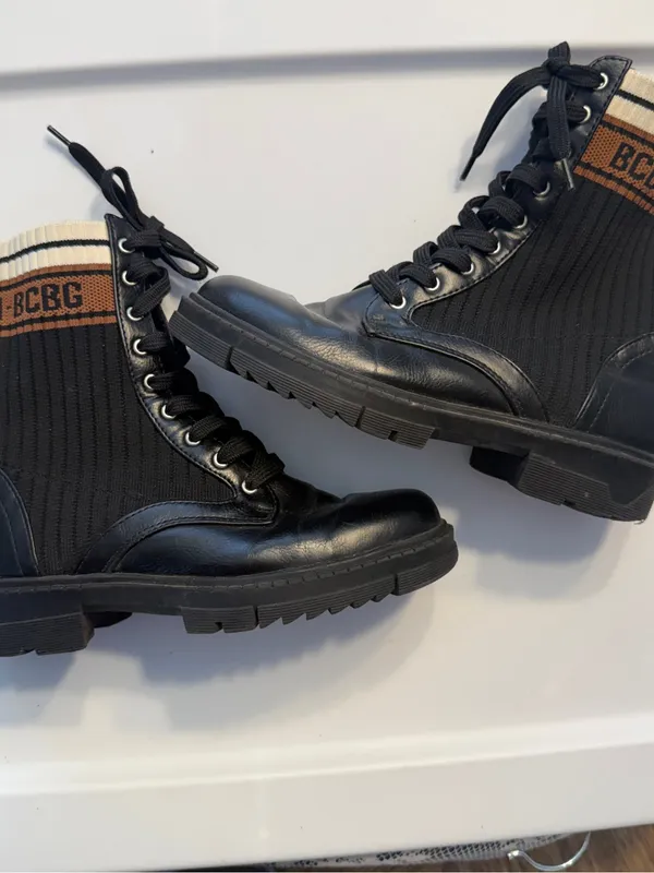 BCBG Black Knit-Shaft Combat Boots with Brown and Cream Trim Womens 6.5 - Image 3