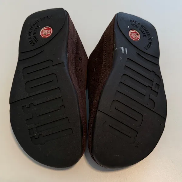 Fitflop brown suede clogs sz 6.5 - Image 7