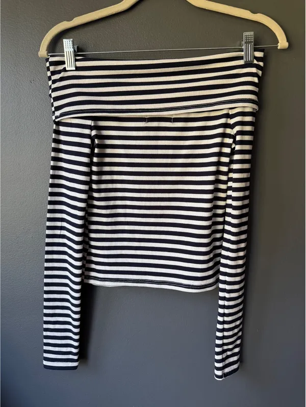 Oak & Trellis XS Black and White Striped Off-Shoulder Long Sleeve Top - Image 2