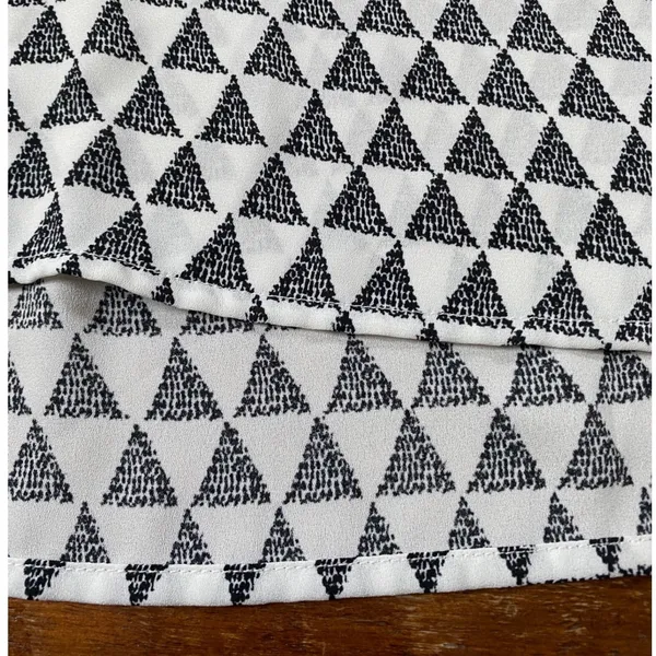 Pleione‎ Short Sleeve Blouse w White/Black Geo Pattern Dolman Sleeves Career - M - Image 5