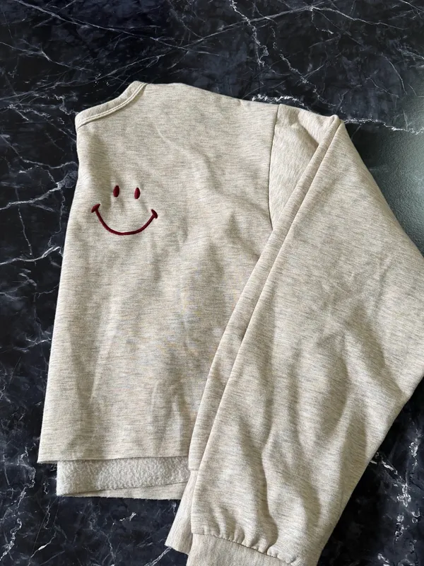 Vestique Cropped Crewneck  - Image 3