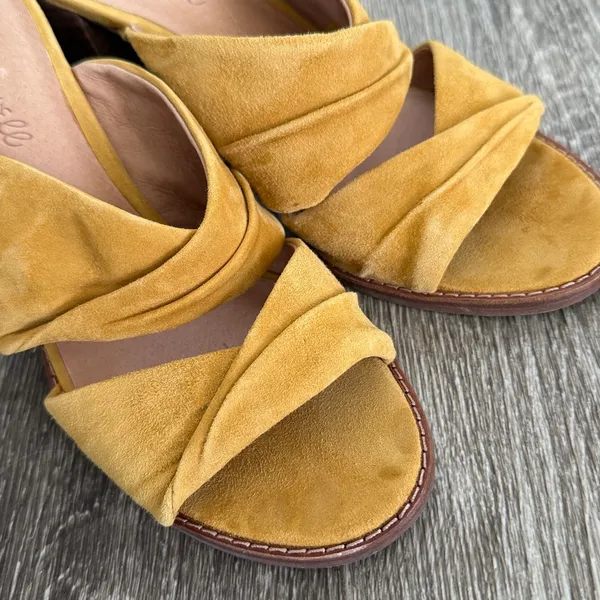 Madewell Sari leather suede crisscross block heel sandals mustard yellow 7.5 - Image 9