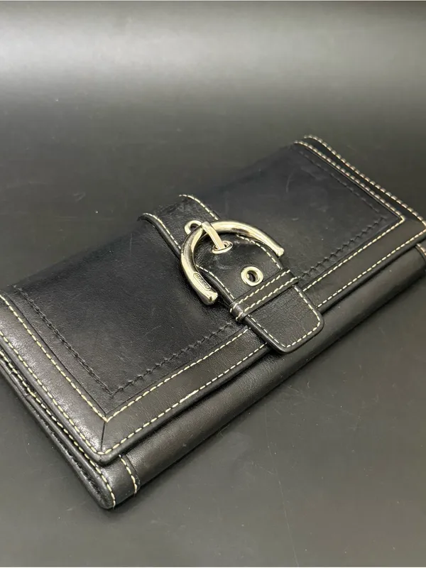 COACH Soho Buckle Classic Black Leather Contrast Stitch Tan Lining Bifold Wallet - Image 6