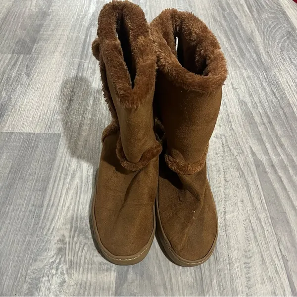 No Brand, Generic of Ugg Boots; Tan with Criss cross Bow with Pom Poms 9 Women’s - Image 11
