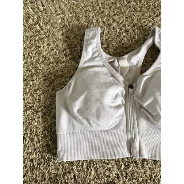 90 Degree Women's‎ Light Gray Front Zip Sports Bra Size Medium - Image 2