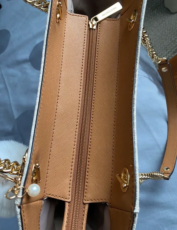 Michael Kors Shoulder Bag With Wallet Set - Image 3