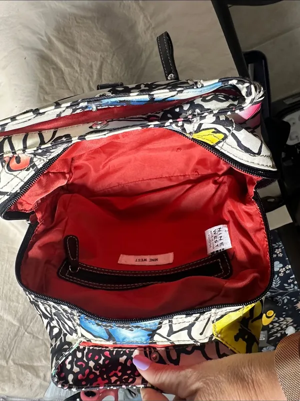 Nine West backpack style purse Excellent condition. - Image 9