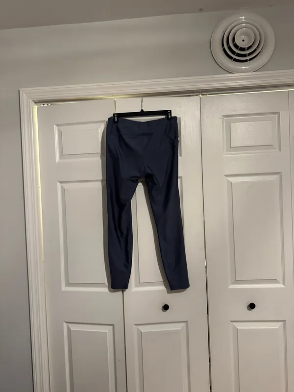Under Armour Dark Blue Performance Leggings - Image 2