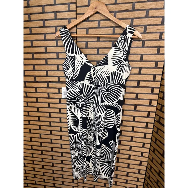 B. Smart Black Floral Dress Size‎ 6 - Image 2