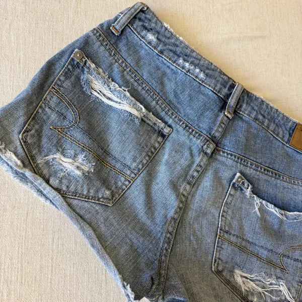 American Eagle Distressed Denim Shorts‎ Womens 6 Blue High Rise Cut Offs - Image 8