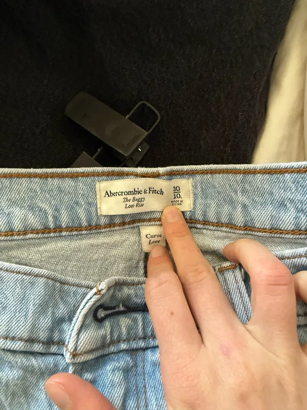 Abercrombie Low Rise Baggy Jeans Long - Image 3