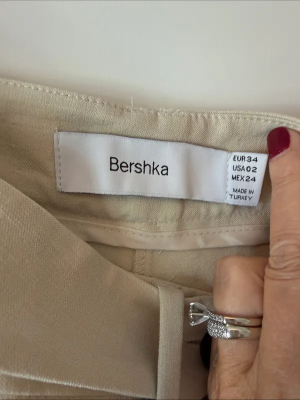 Bershka Cream Wide-Leg Pleated Trousers - Image 4