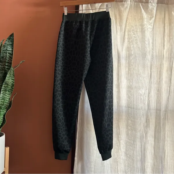 Ultracor Amina Leopard Print Joggers Green Cheetah Lounge Sweatpants Size‎ XS - Image 6