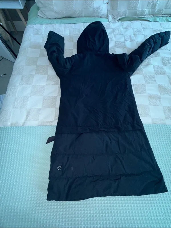 Lululemon Cold As‎ Fluff Parka Black size 6 - Image 3
