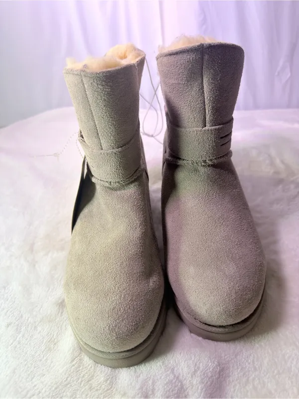 BearPaw Women's Short Shearling Boot - Taupe - Image 4