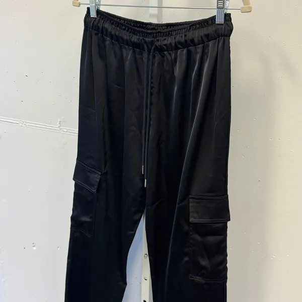 WAYF Harbour Cargo Jogger Pants‎ Black Satin Small High Waist Lightweight - Image 6