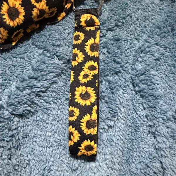 Yellow Sunflower Keychain Set with Yellow Pom Pom‎ - Image 7
