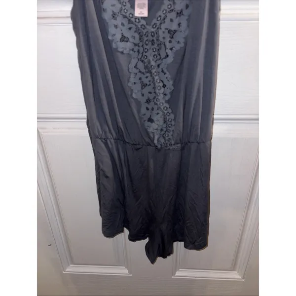 Victoria's Secret Sleeper, Pajama Romper, One Piece Shorts, Size Medium, Gray - Image 4