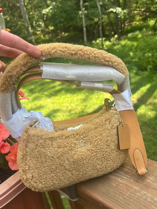 Authentic Coach 1941 Tan Sherpa Shoulder /crossbody Bag with 2 straps - Image 2