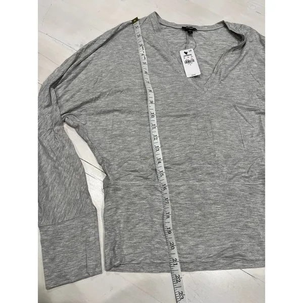 NWT express size small‎ v neck grey top - Image 4