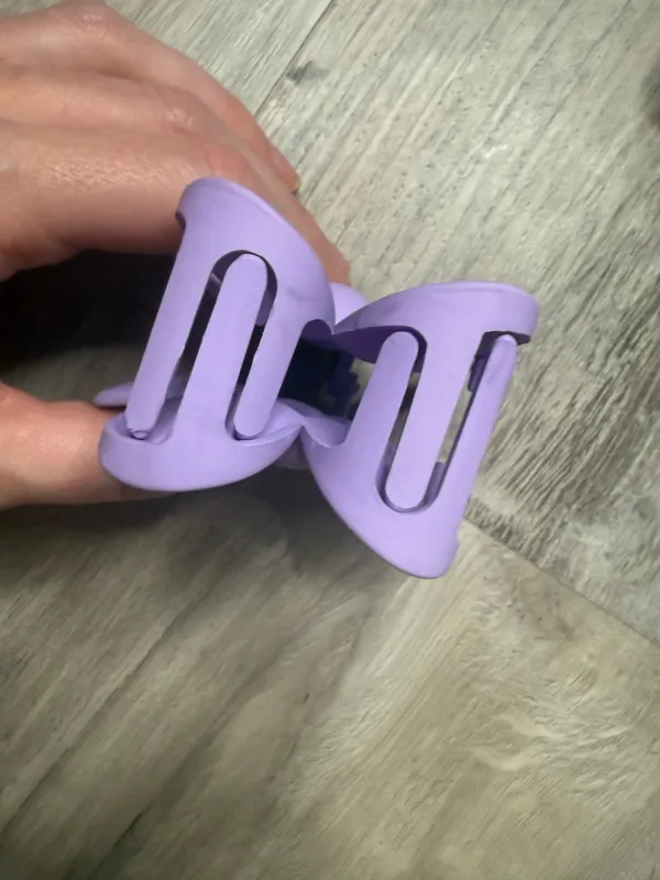 Urban Outfitters daisy hair claw clip - Image 2