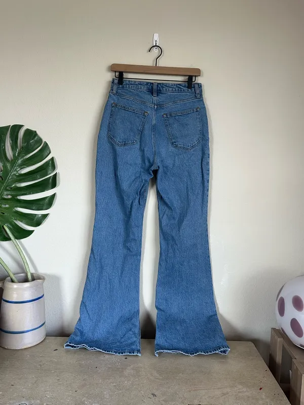 Abercrombie & Fitch The Vintage Flare High Rise Jeans - Image 5