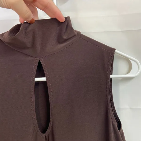 Women's dark brown soft stretch mock neck cutout sleeveless shirt‎ blouse small - Image 2
