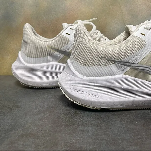 Nike Zoom Winflo 8 CW3421-104 Women's White Metallic Silver Running Shoes Size 8 - Image 9