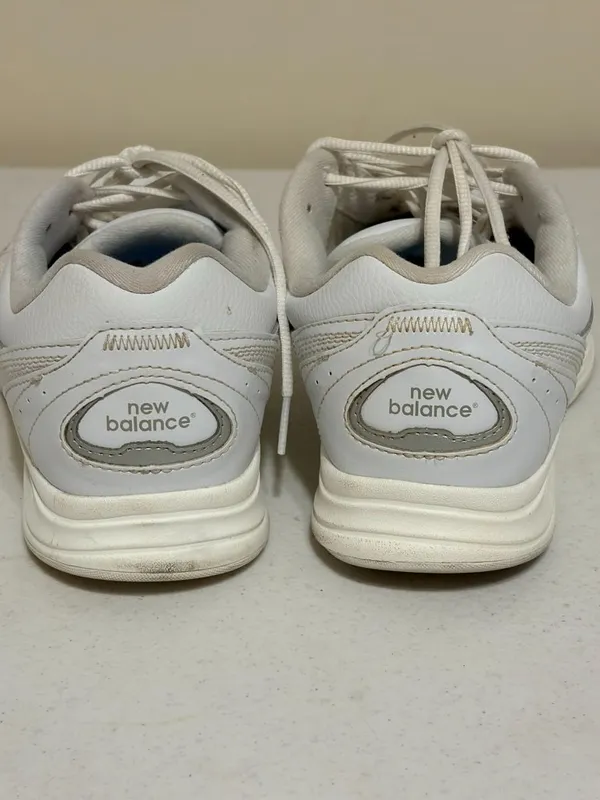 Women's New Balance 577 White Leather Walking Shoes Lace-Up Size 10 2E Wide - Image 3