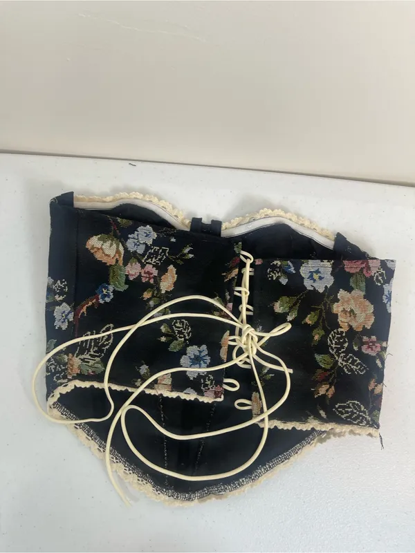 Floral Lace-Trim Black Corset Cami - Image 3
