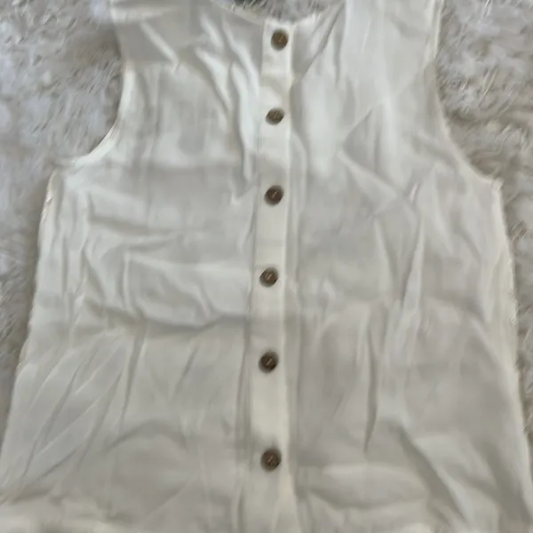 Sleeveless Lace Top W\Fringe Trim Color White Size M NWT - Image 7