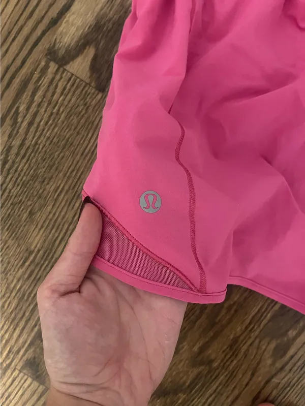 Lululemon Shorts Hotty Hot - Image 3