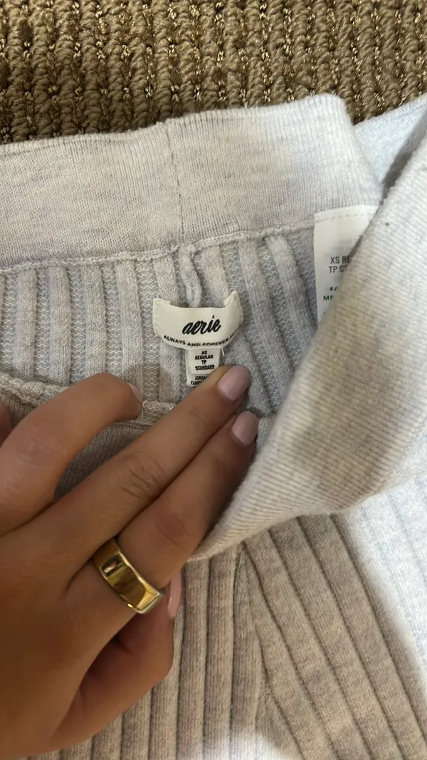 Two-Piece Aerie Set Lounge - Image 3