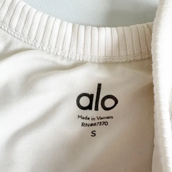 Alo Yoga Womens Ribbed Wellness Bra Minimalist Athleisure Sporty White Size S - Image 3