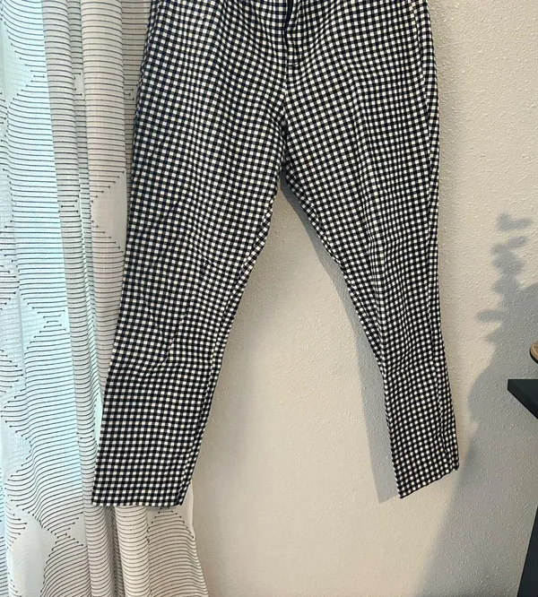 Old Navy Gingham pixie pants - Image 3