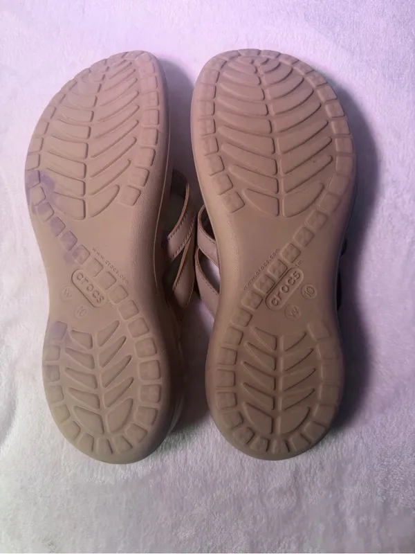 CROCS Women's Beige/Tan Strappy Flip Flop Sandals - Image 9