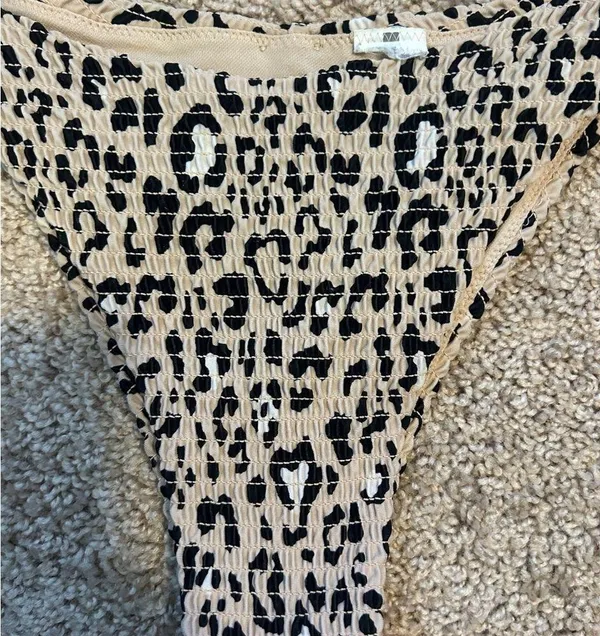 Hollister Leopard Print Bikini Bottom Size Small - Image 2